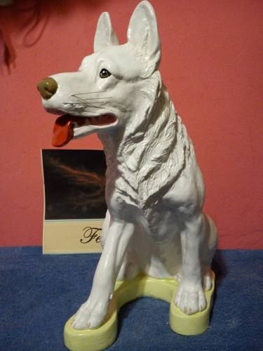 Cachorro Pastor Belga Branco Em Gesso